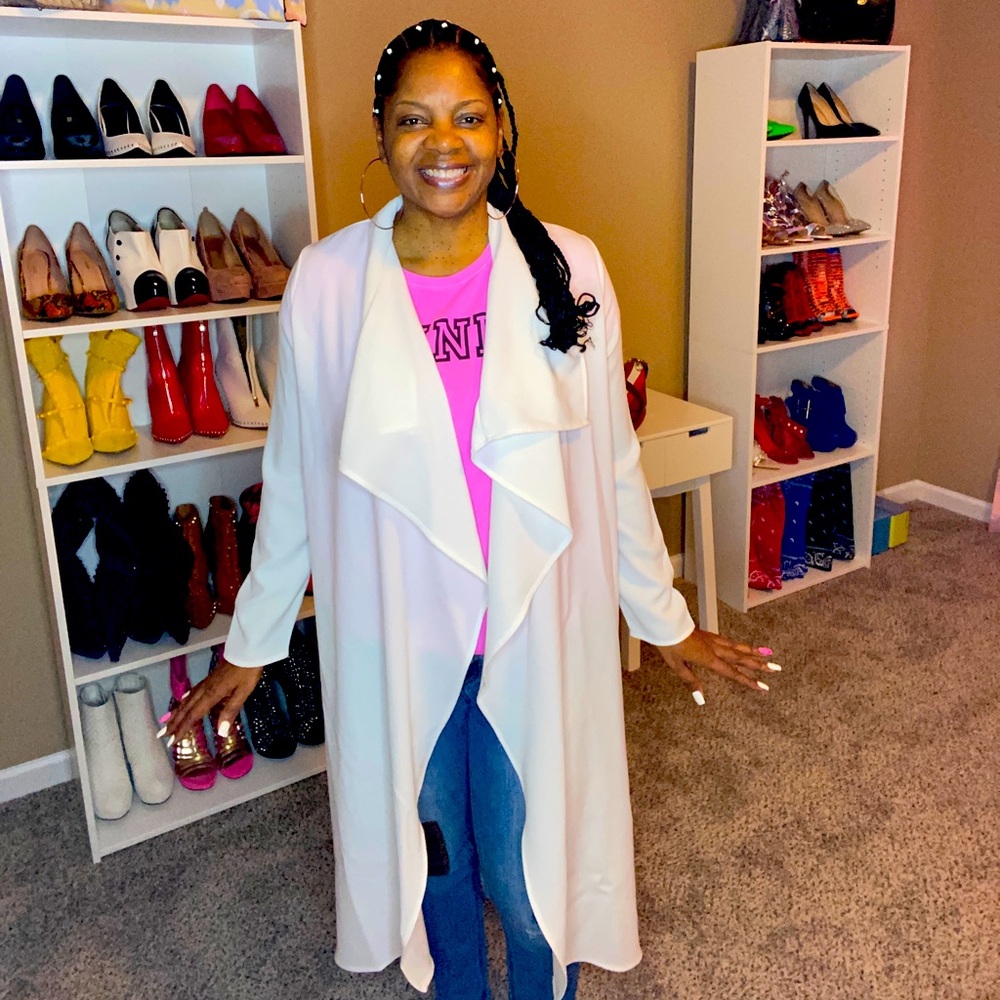 Mid length flowy jacket😍